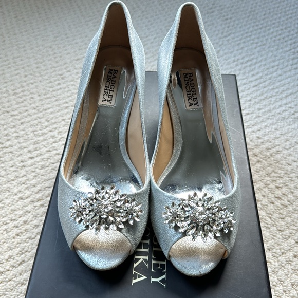 Badgley Mischka Nakita II Kitten Heel Peep Toe Pumps (Silver) - Picture 5 of 10